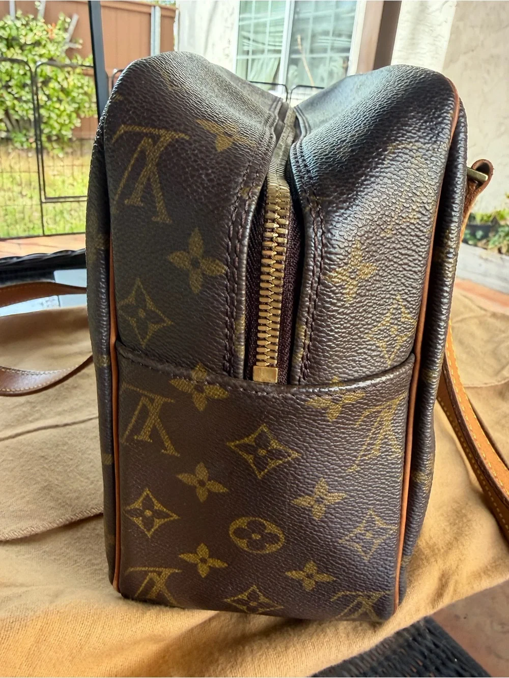 Louis Vuitton Monogram Canvas Brown & Tan Shoulder Bag - Picture 7 of 10